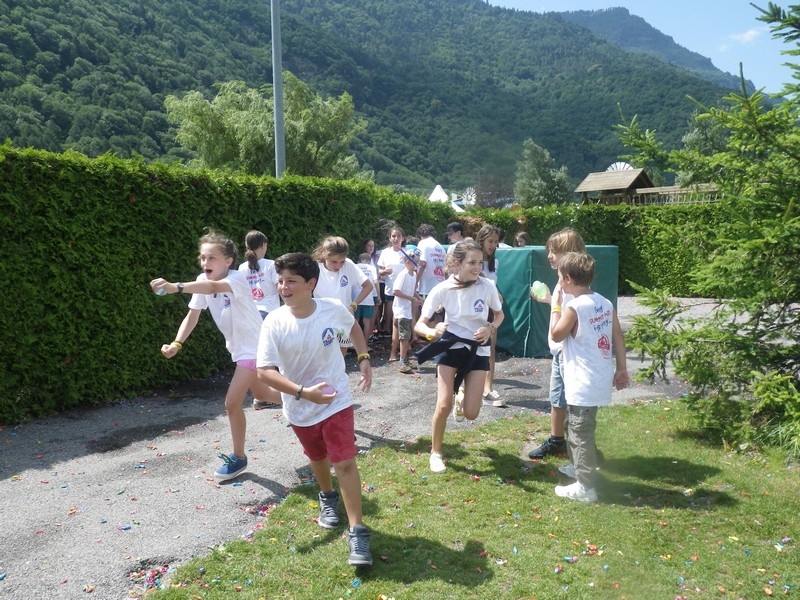 Village Camps International Summer Camp Leysin, Switzerland 2025-08-09 https://www.villagecamps.com/journals_admin/images/695-10-yellowgreeniess (28).jpg